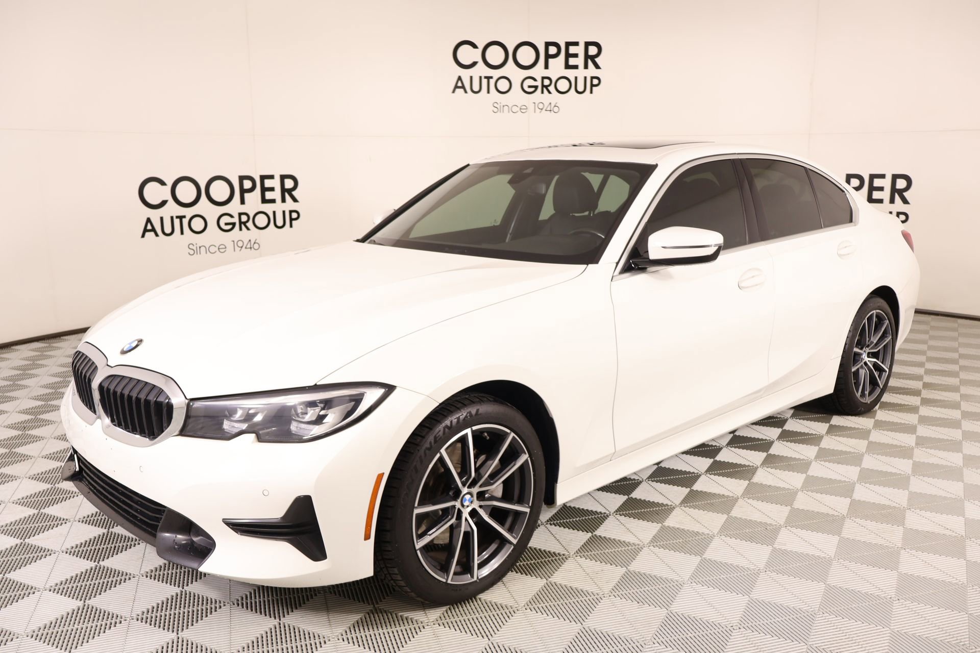 Used 2020 BMW 330i xDrive Sedan w/ Driving Assistance Package AWD/4WD image 11