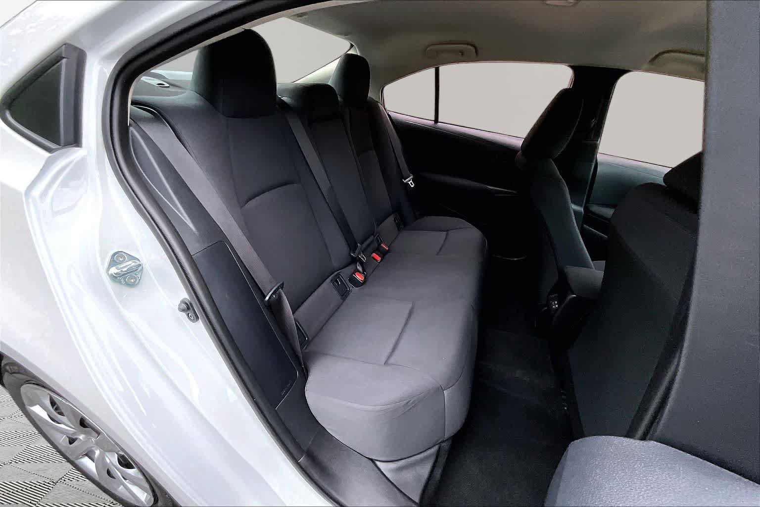 Used 2026 Toyota Corolla LE FWD image 36