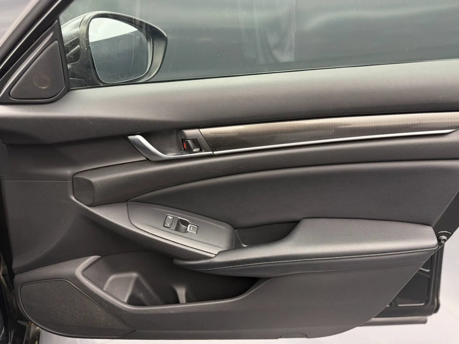 Used 2018 Honda Accord Sport image 16
