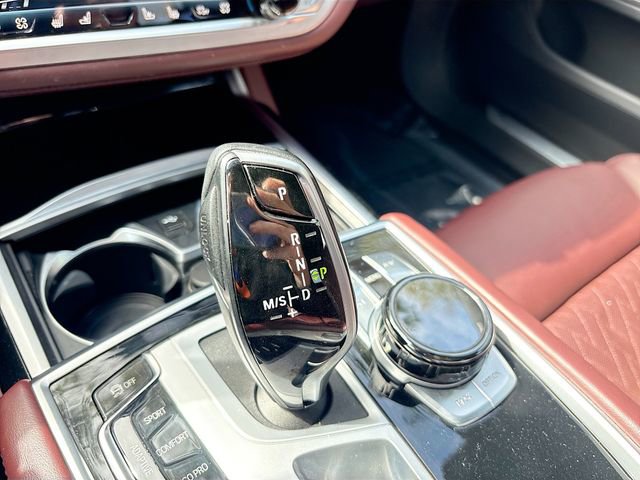 Used 2022 BMW 750i xDrive w/ Executive Package image 29