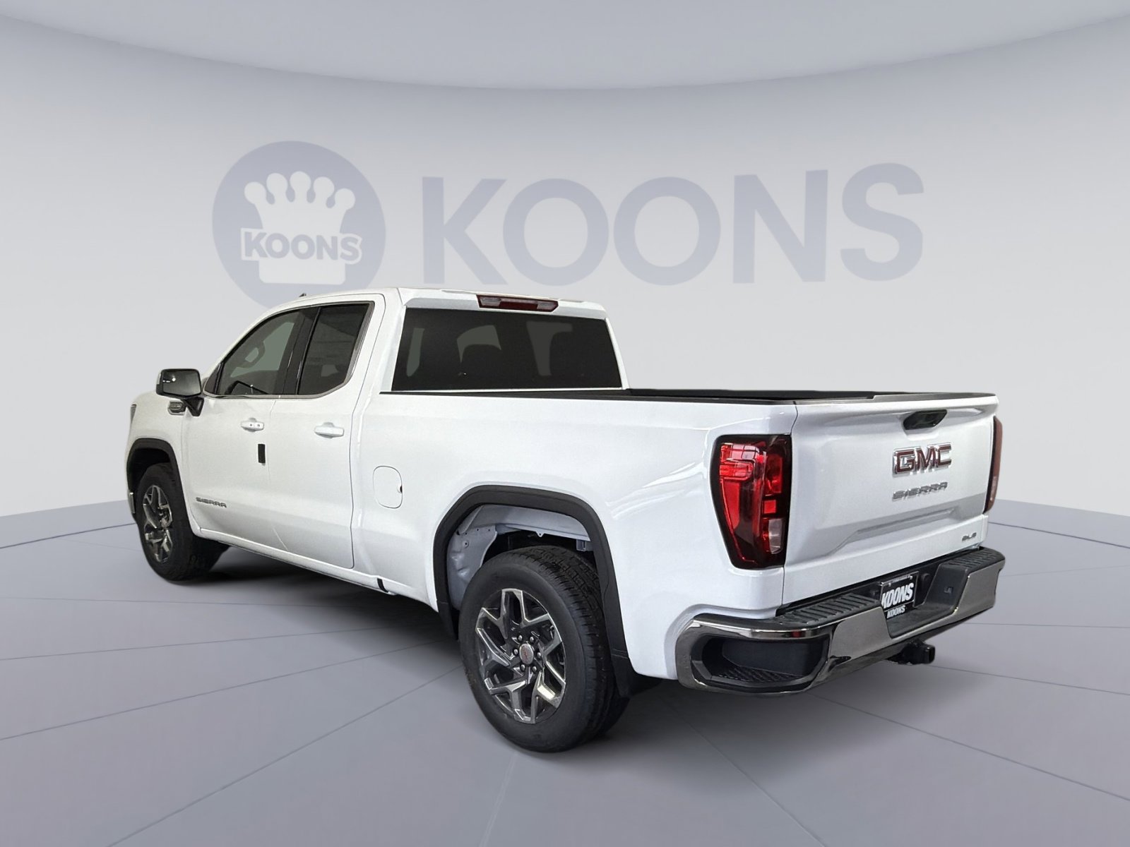 New 2026 GMC Sierra 1500 SLE image 4