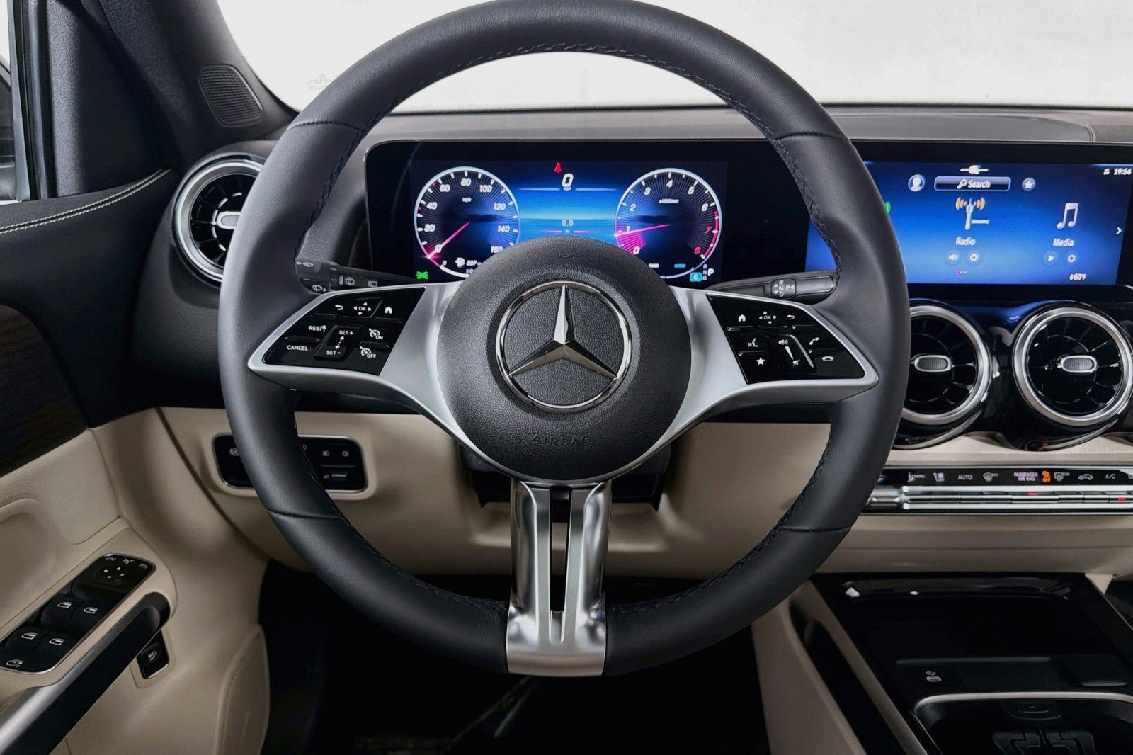 New 2026 Mercedes-Benz GLB 250 image 19