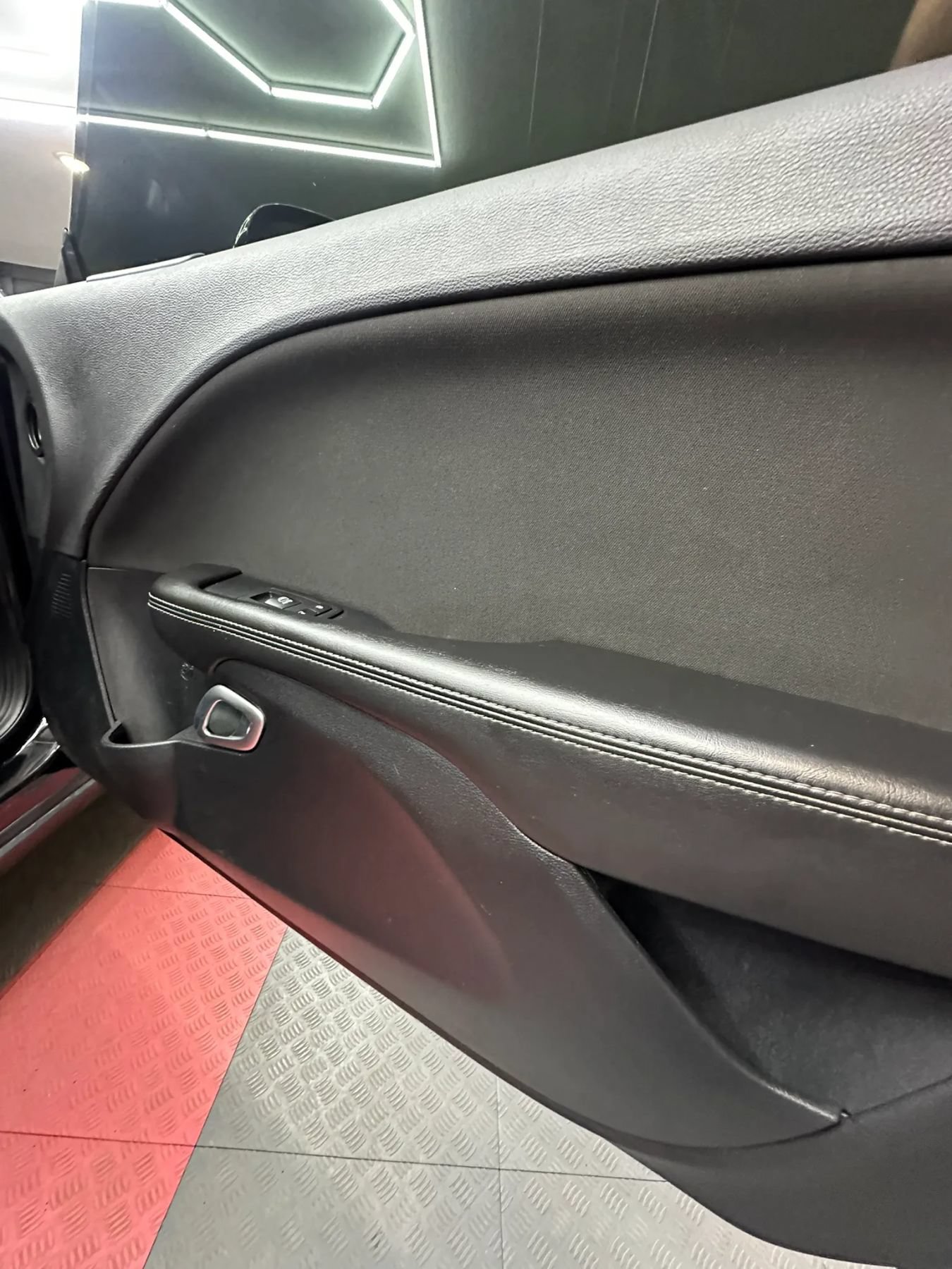 Used 2018 Dodge Challenger SXT RWD image 22