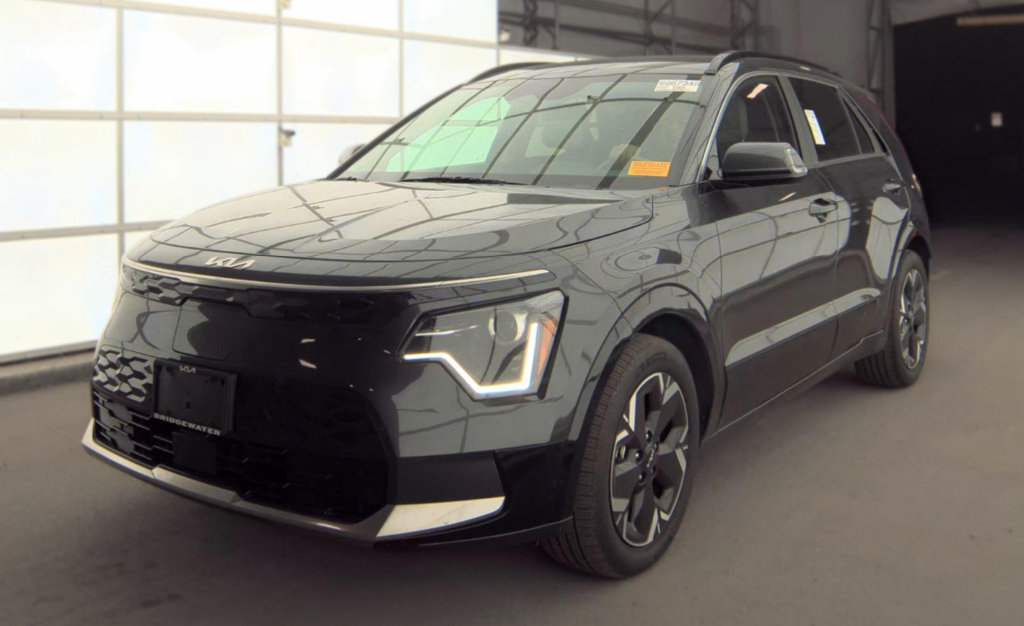 Used 2023 Kia Niro Wind w/ Wind Preserve Package FWD image 4