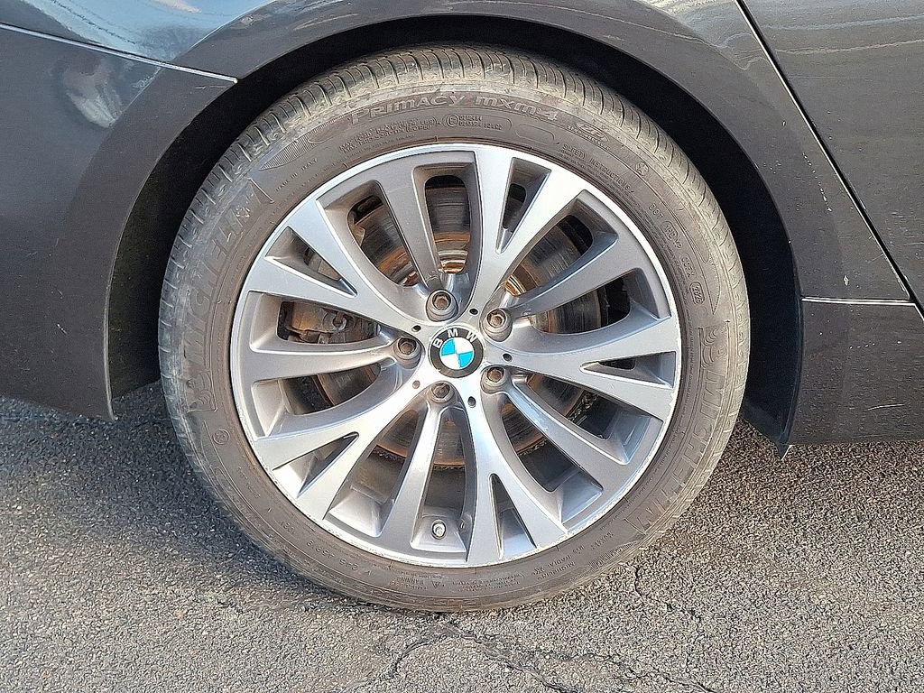 Used 2012 BMW 550i Gran Turismo xDrive image 31