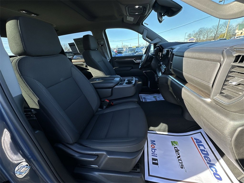 Used 2024 Chevrolet Silverado 1500 LT image 23