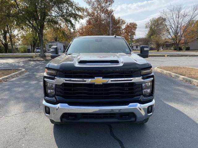 Used 2024 Chevrolet Silverado 2500 LT w/ Convenience Package image 2