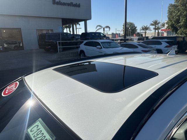 Used 2022 Toyota RAV4 XLE Premium image 35