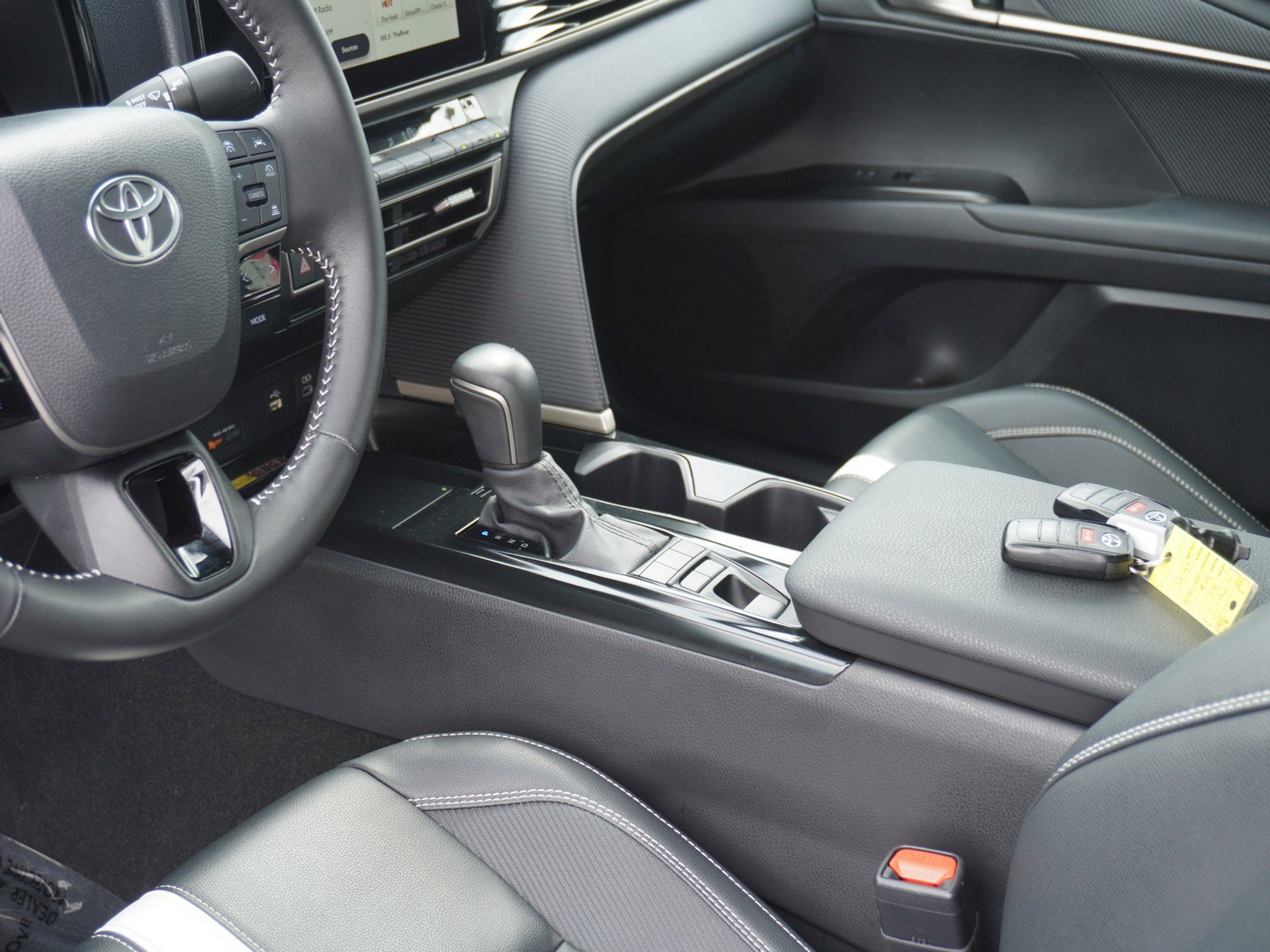 Used 2025 Toyota Camry SE FWD image 20
