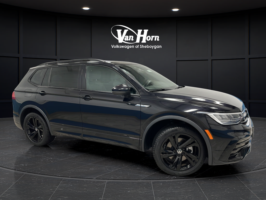 Used 2024 Volkswagen Tiguan SE R-Line AWD/4WD image 1