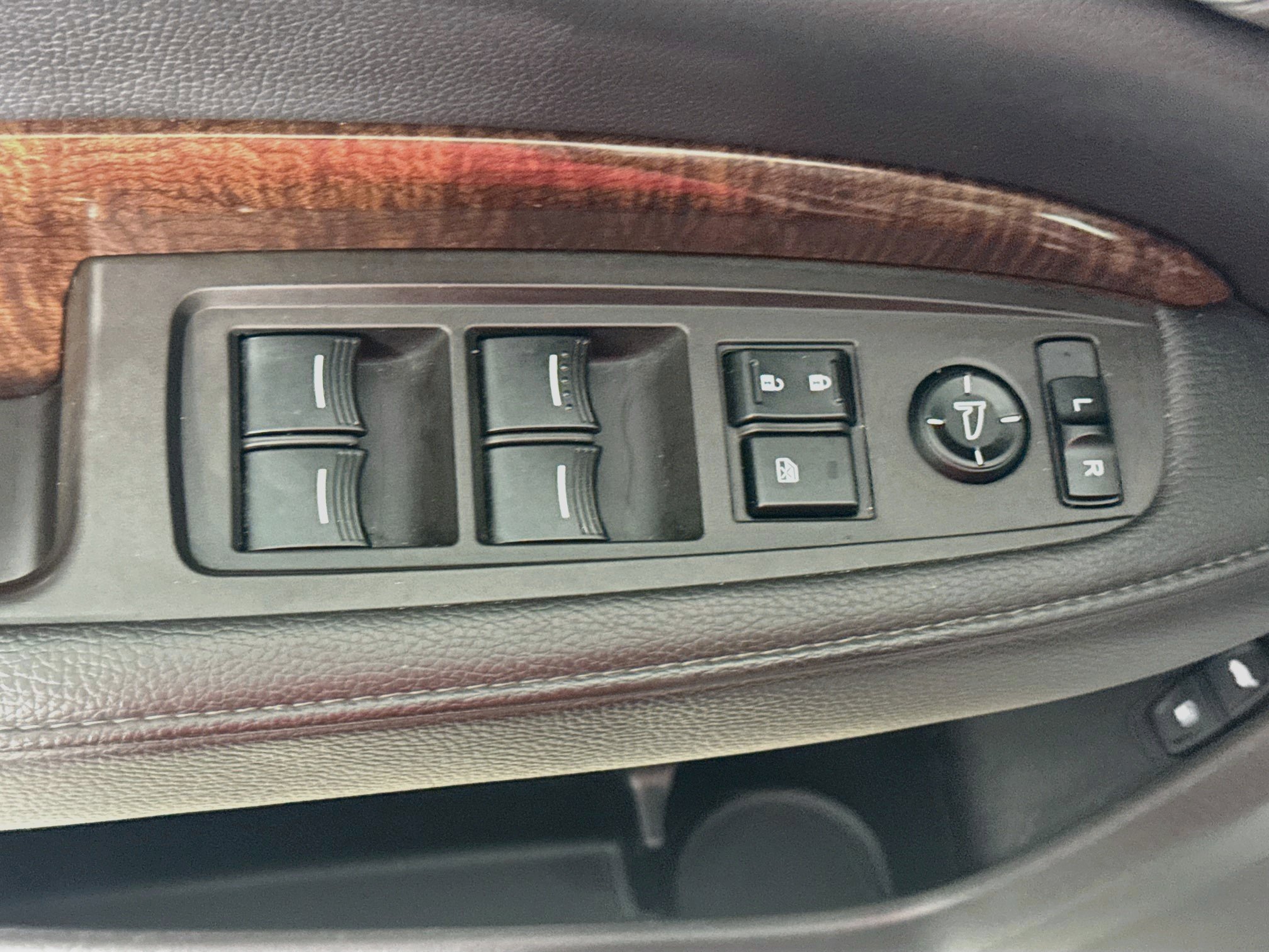 Used 2020 Acura MDX SH-AWD image 17