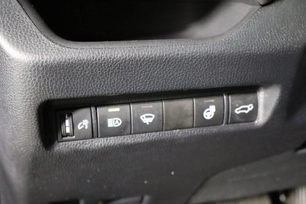 Used 2022 Toyota RAV4 SE w/ Convenience Package AWD/4WD image 22