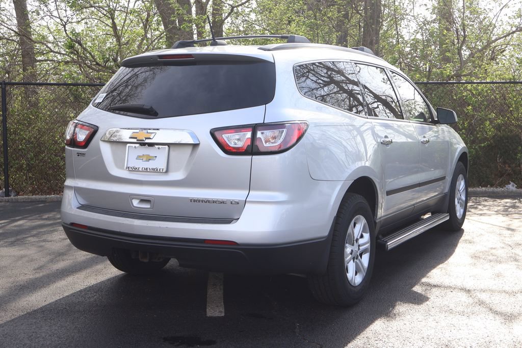 Used 2016 Chevrolet Traverse LS image 9