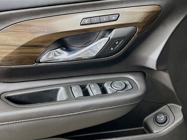 Used 2018 GMC Terrain Denali w/ Advanced Safety Package AWD/4WD image 9