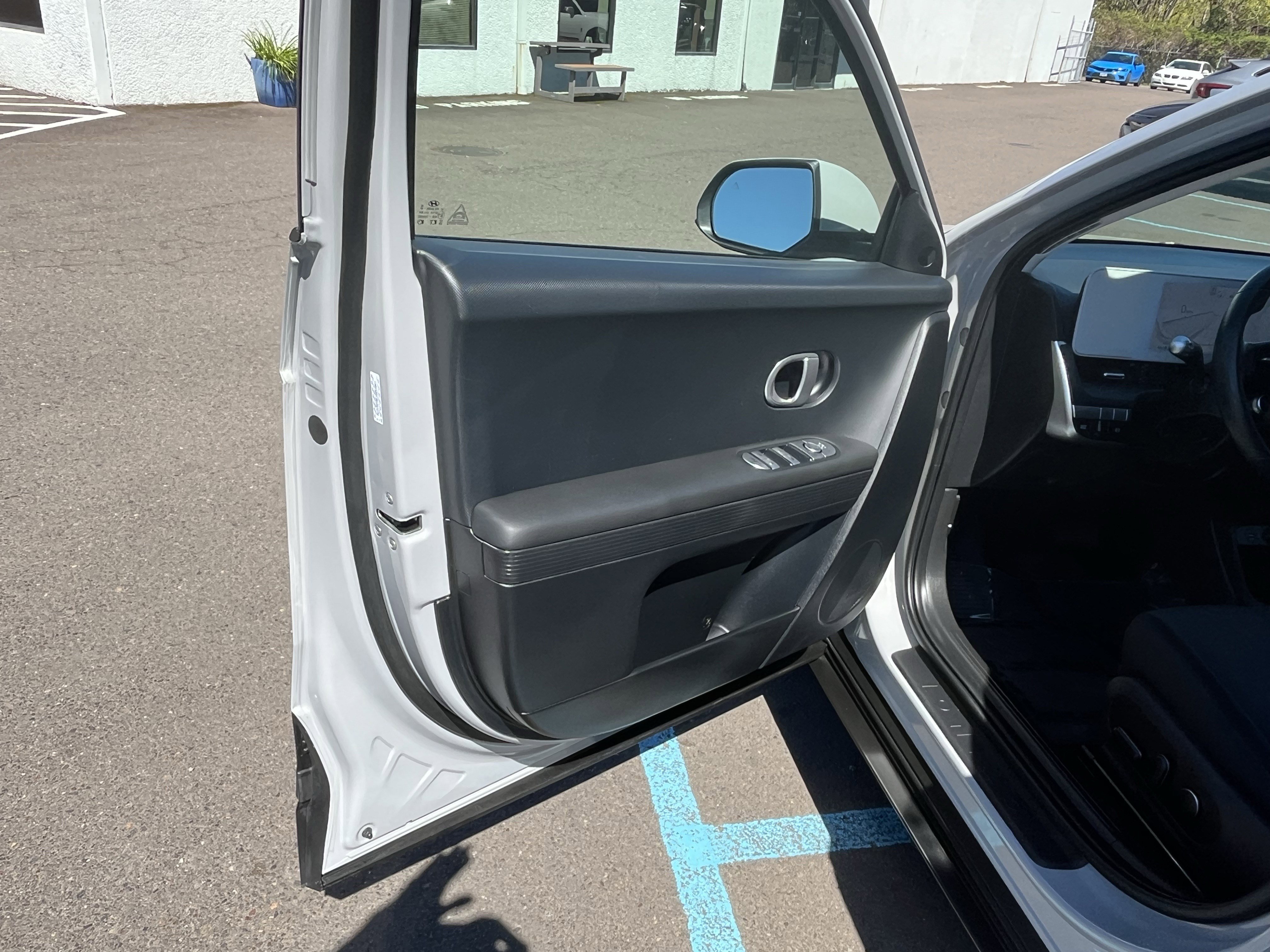 Certified 2024 Hyundai Ioniq 5 SE image 15