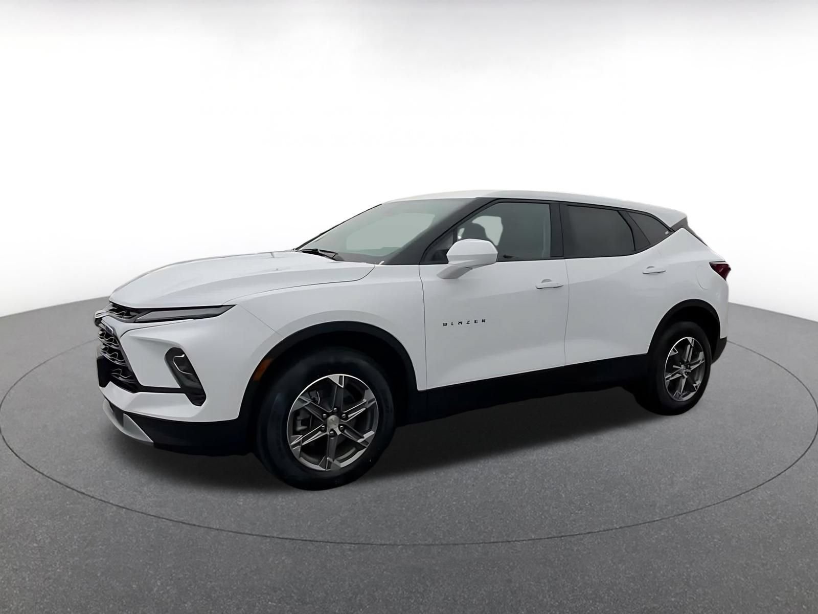 Used 2025 Chevrolet Blazer LT FWD image 7