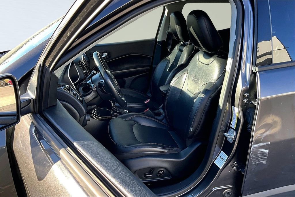 Used 2019 Jeep Compass Limited FWD image 3