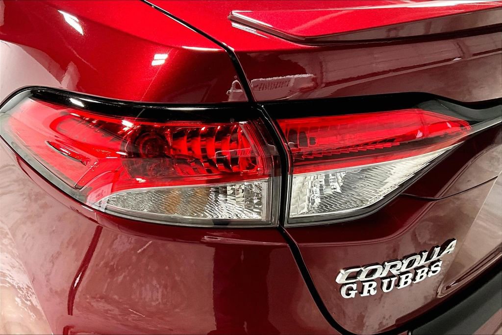 Used 2025 Toyota Corolla SE image 38