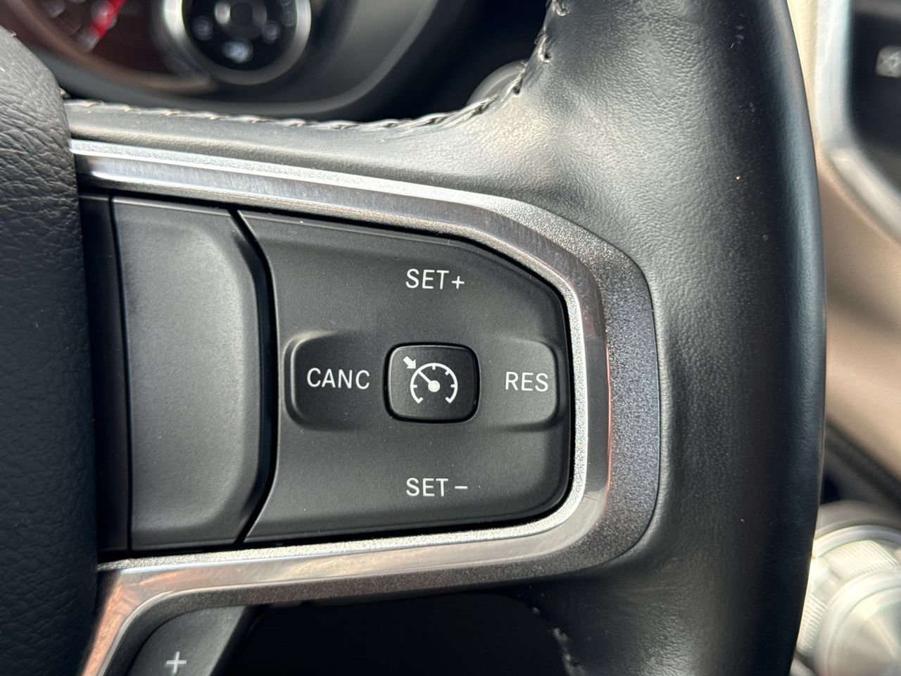 Used 2019 RAM 1500 Laramie AWD/4WD image 29