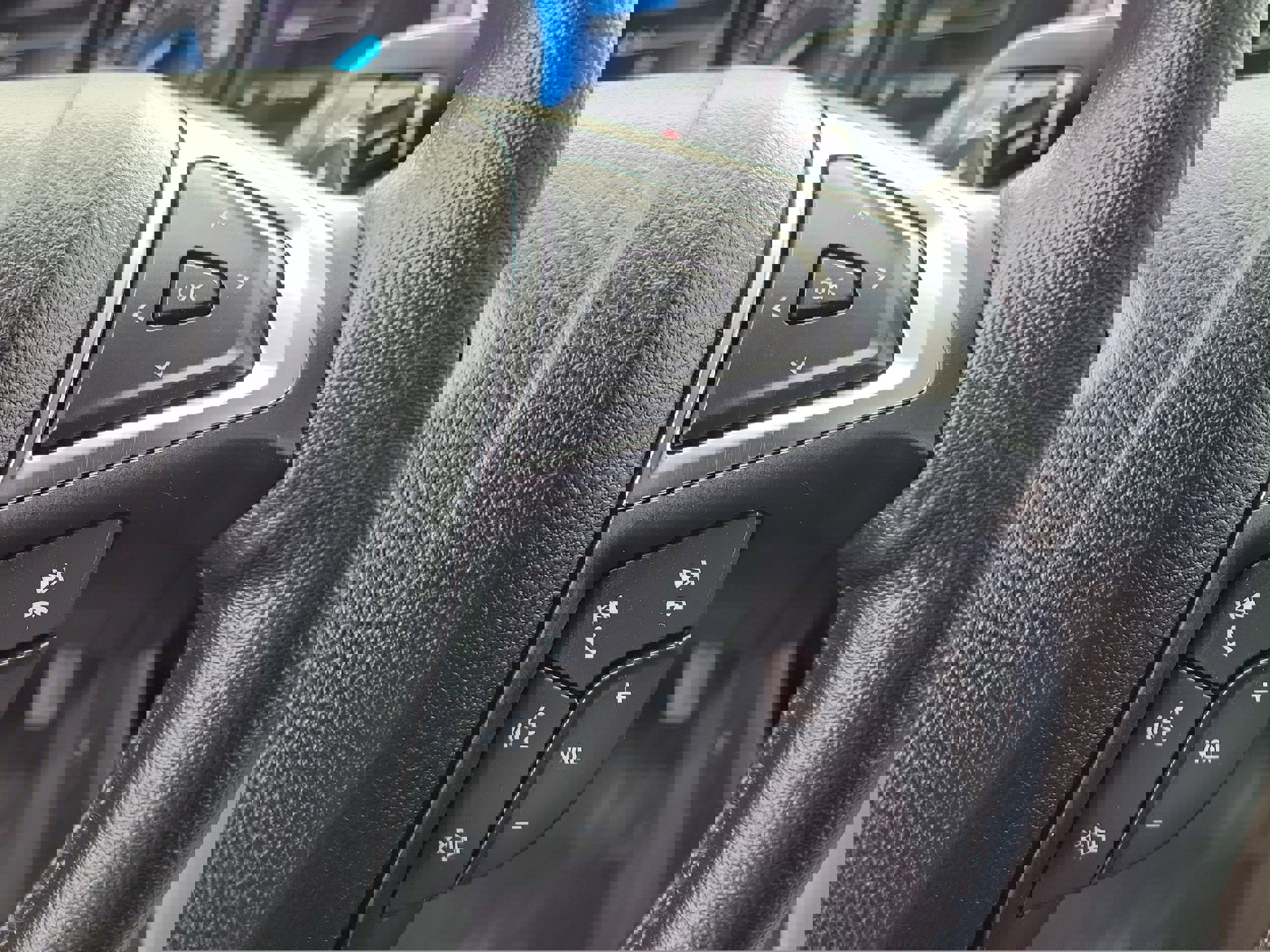 Used 2024 Ford Edge SEL w/ Convenience Package image 25