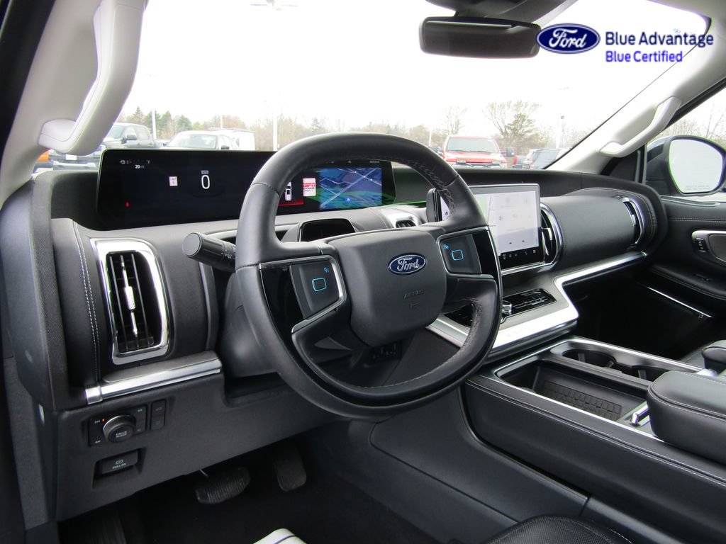 Certified 2025 Ford Expedition Platinum AWD/4WD image 14