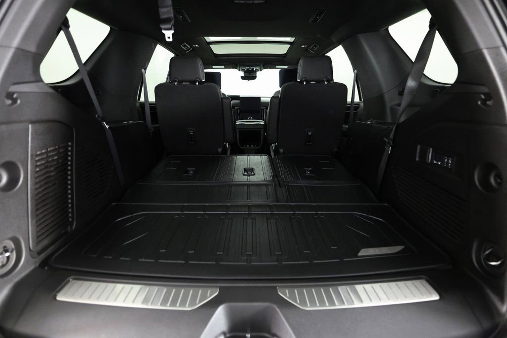 Used 2026 GMC Yukon AT4 Ultimate w/ LPO, Floor Liner Package image 15