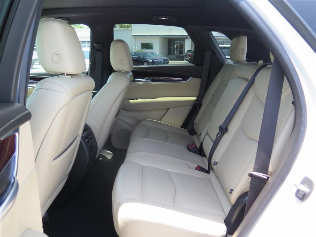 Used 2018 Cadillac XT5 Luxury w/ Driver Awareness Package FWD image 23