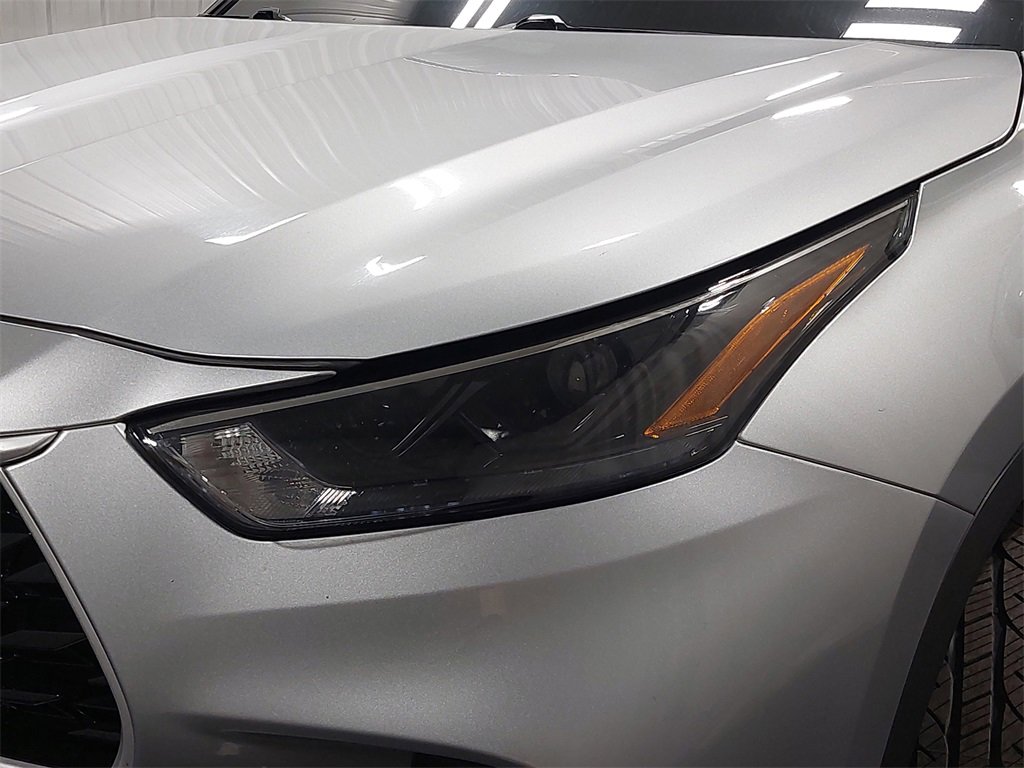 Used 2024 Toyota Highlander LE image 34