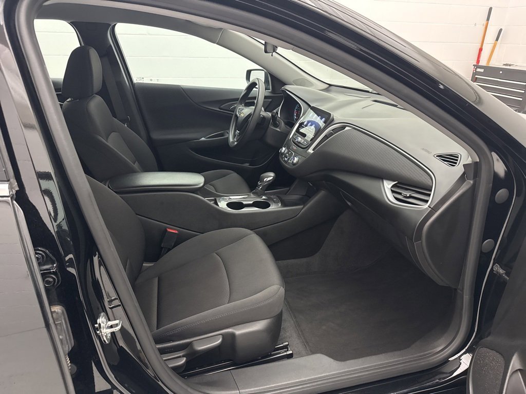 Used 2024 Chevrolet Malibu LS image 30