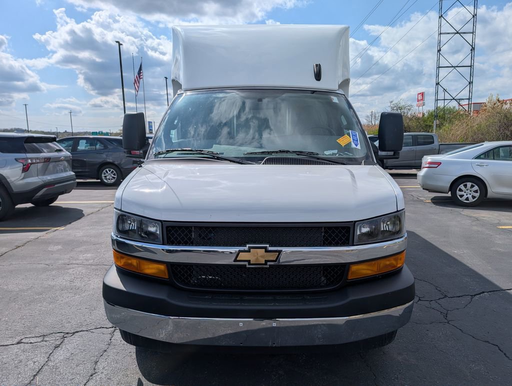 Used 2024 Chevrolet Express 3500 w/ Power Convenience Package RWD image 2