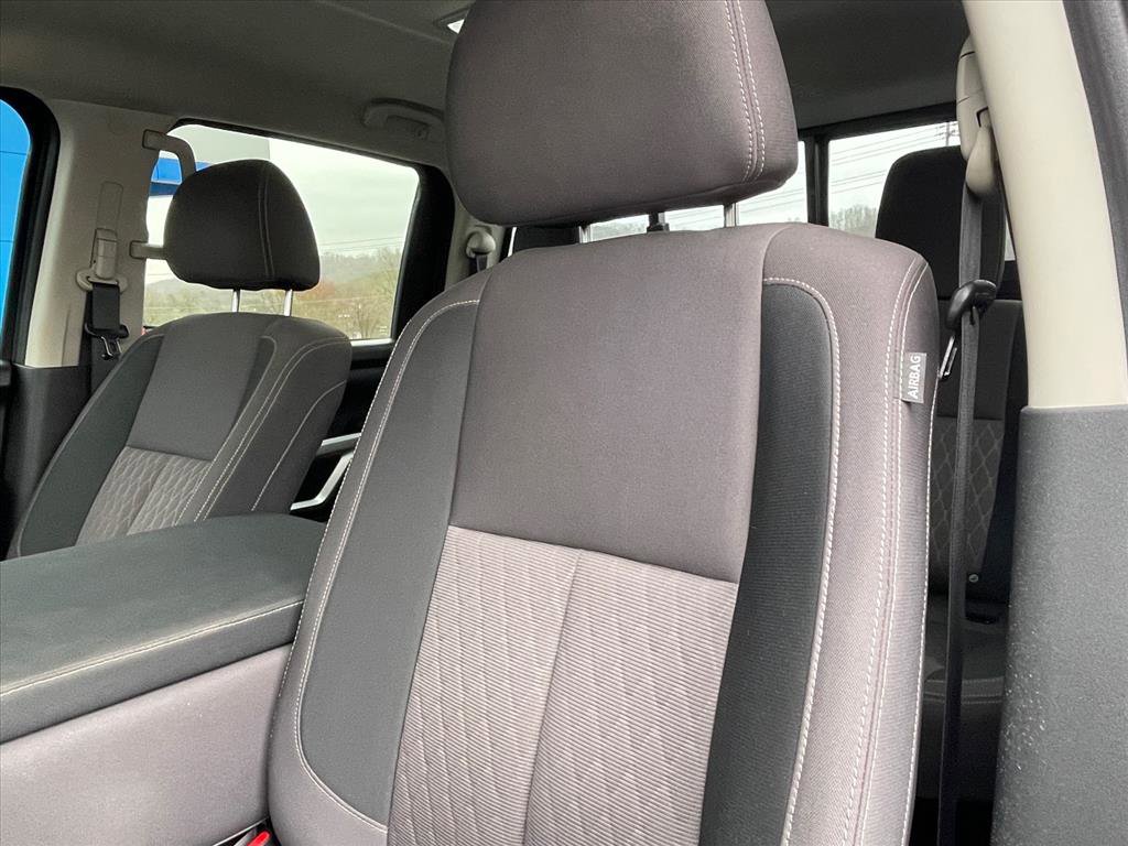 Used 2024 Nissan Titan SV image 20
