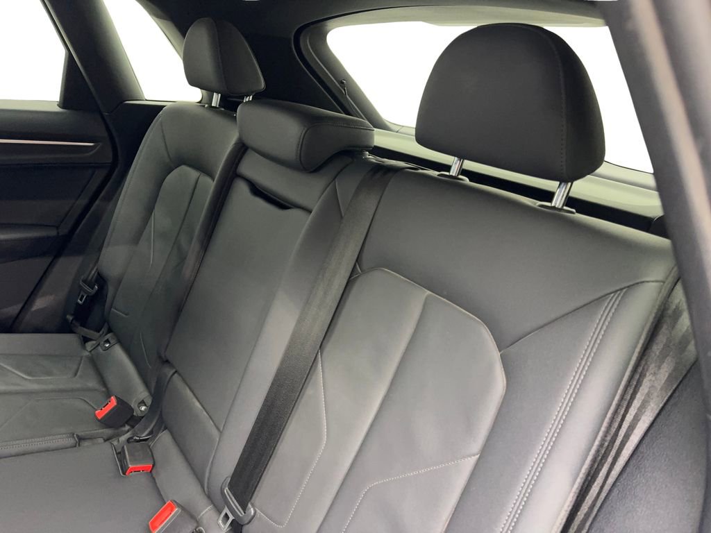 Used 2022 Audi Q3 2.0T Premium w/ Convenience Package image 34