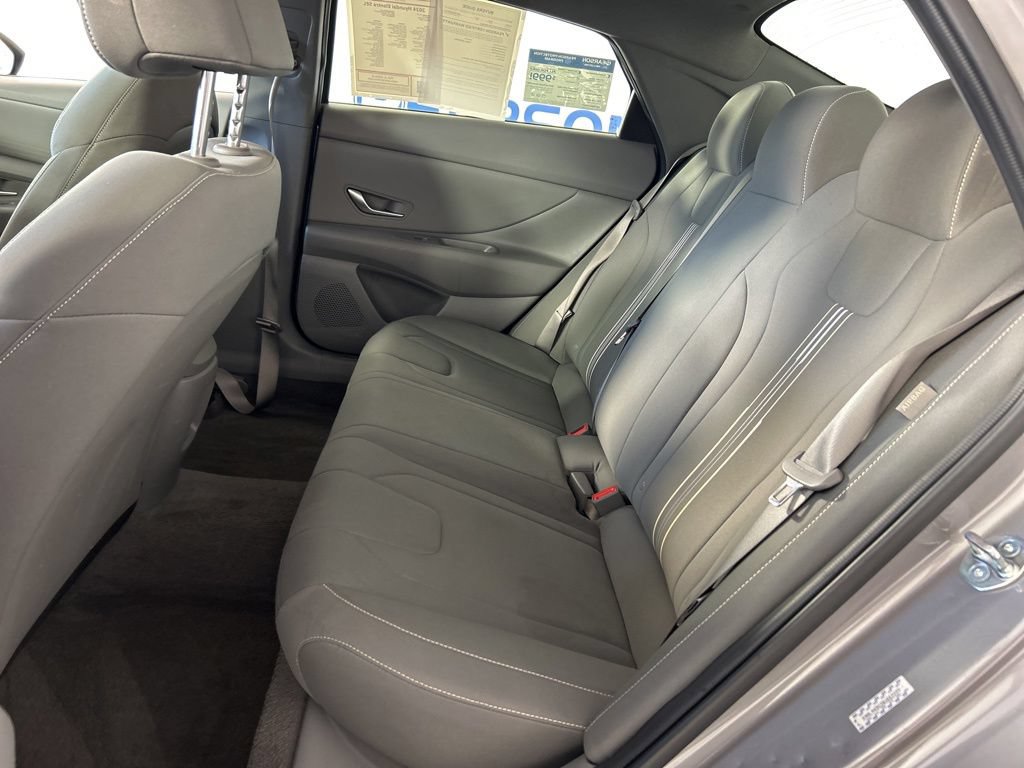 Used 2024 Hyundai Elantra SEL FWD image 36