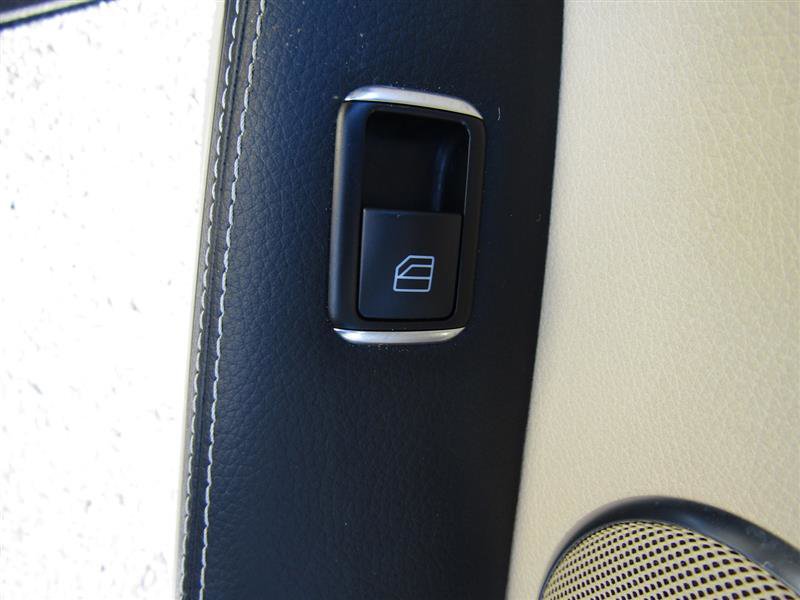 Used 2015 Mercedes-Benz SLK 250 image 26