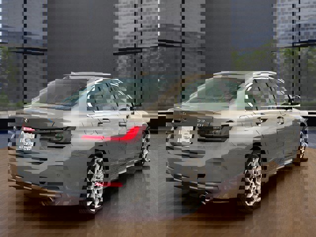 Used 2025 BMW 330i Sedan image 16