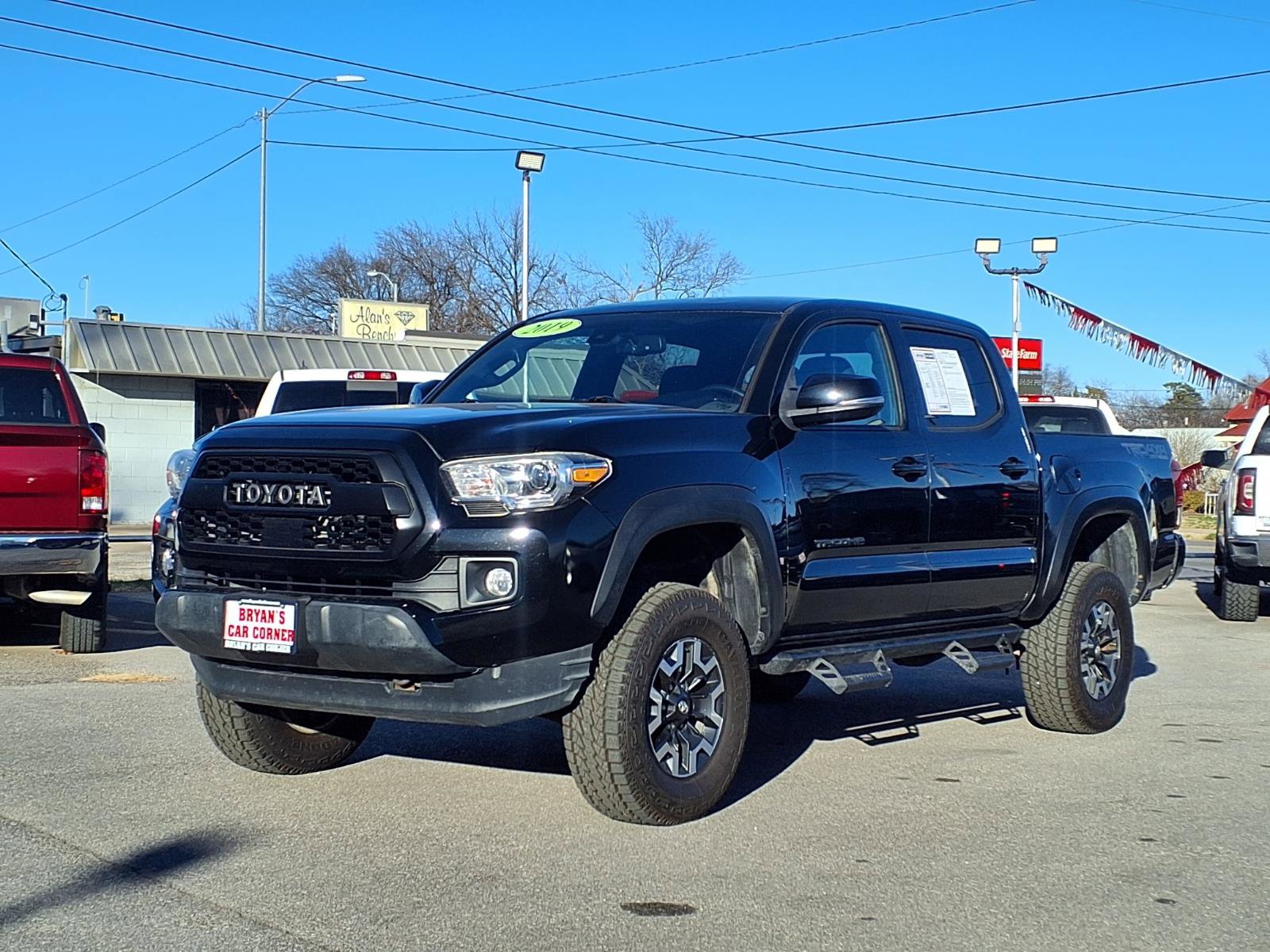 Used 2019 Toyota Tacoma TRD Off-Road w/ Technology Package AWD/4WD image 1