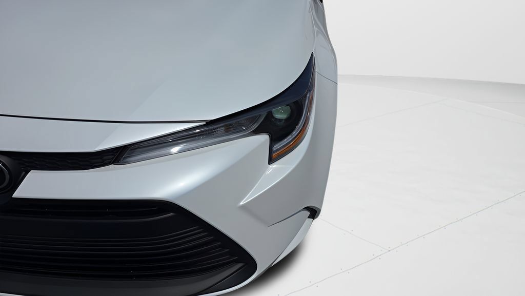 Used 2026 Toyota Corolla LE FWD image 27