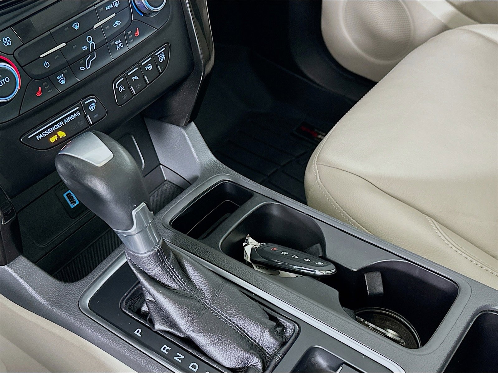 Used 2017 Ford Escape Titanium w/ Equipment Group 301A image 17