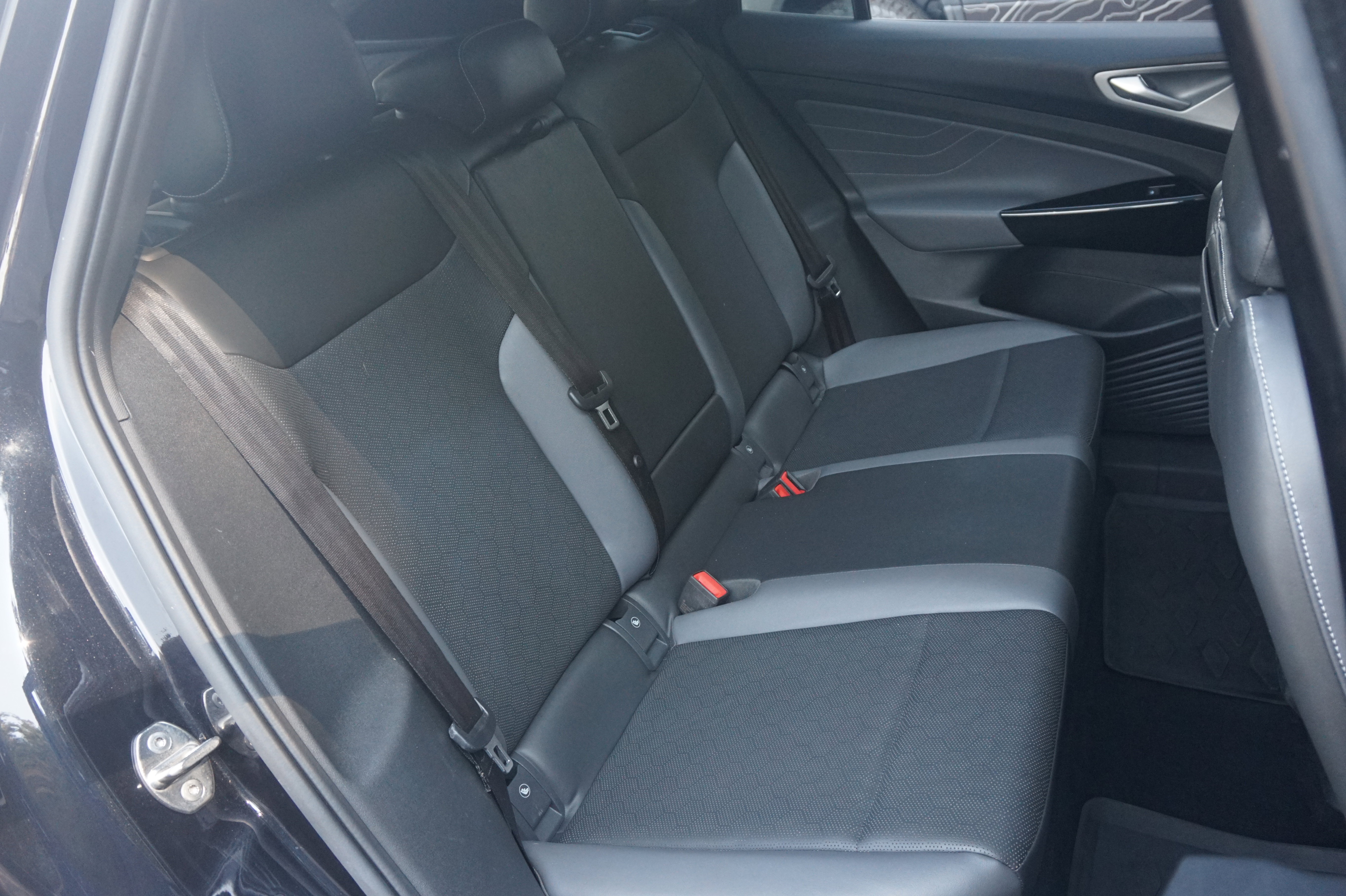 Used 2023 Volkswagen ID.4 S RWD image 21