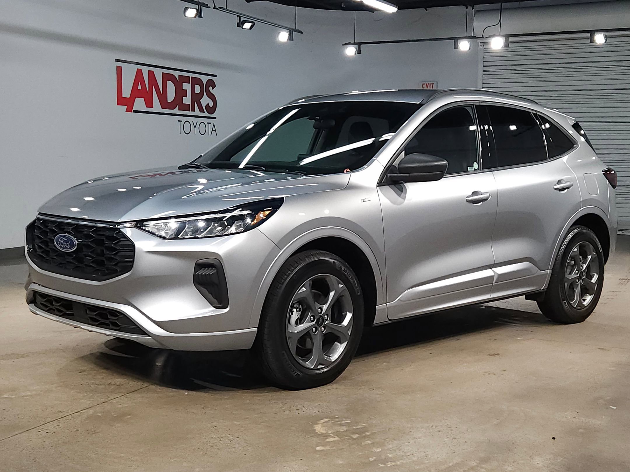 Used 2024 Ford Escape ST-Line AWD/4WD image 3