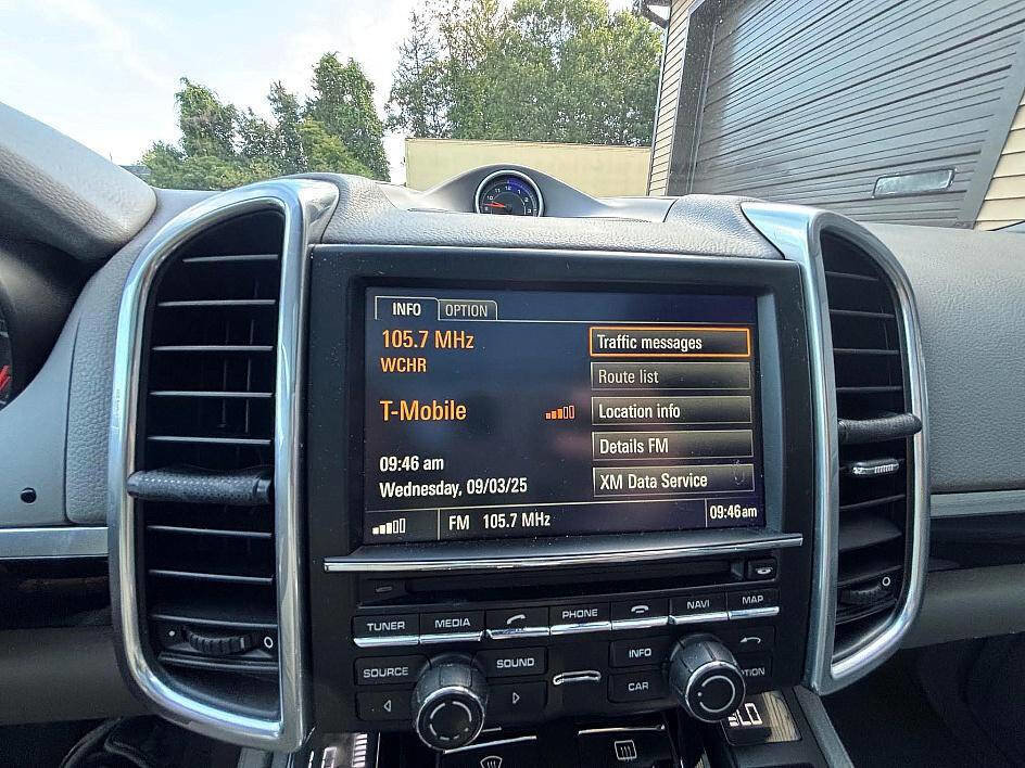 Used 2014 Porsche Cayenne Diesel Platinum Edition image 25