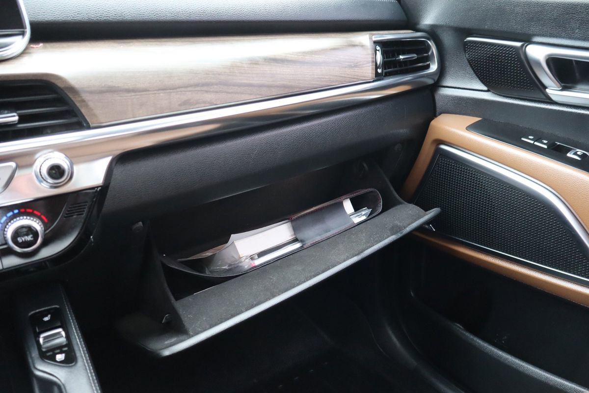 Used 2020 Kia Telluride SX w/ SX Prestige Package image 40