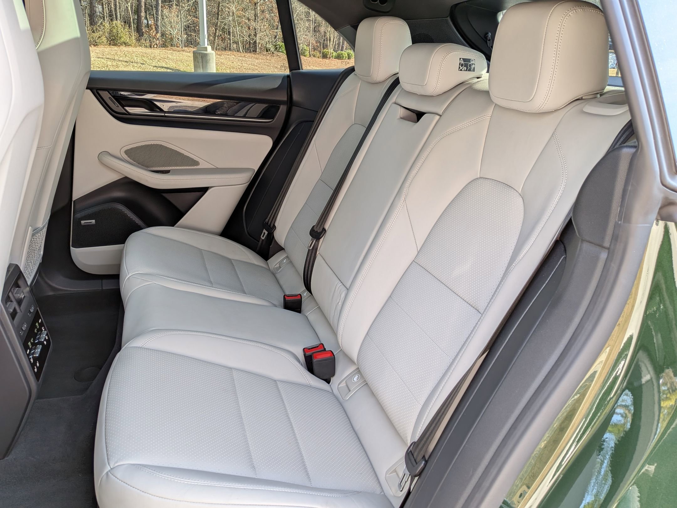 Certified 2025 Porsche Macan 4S Electric AWD/4WD image 26