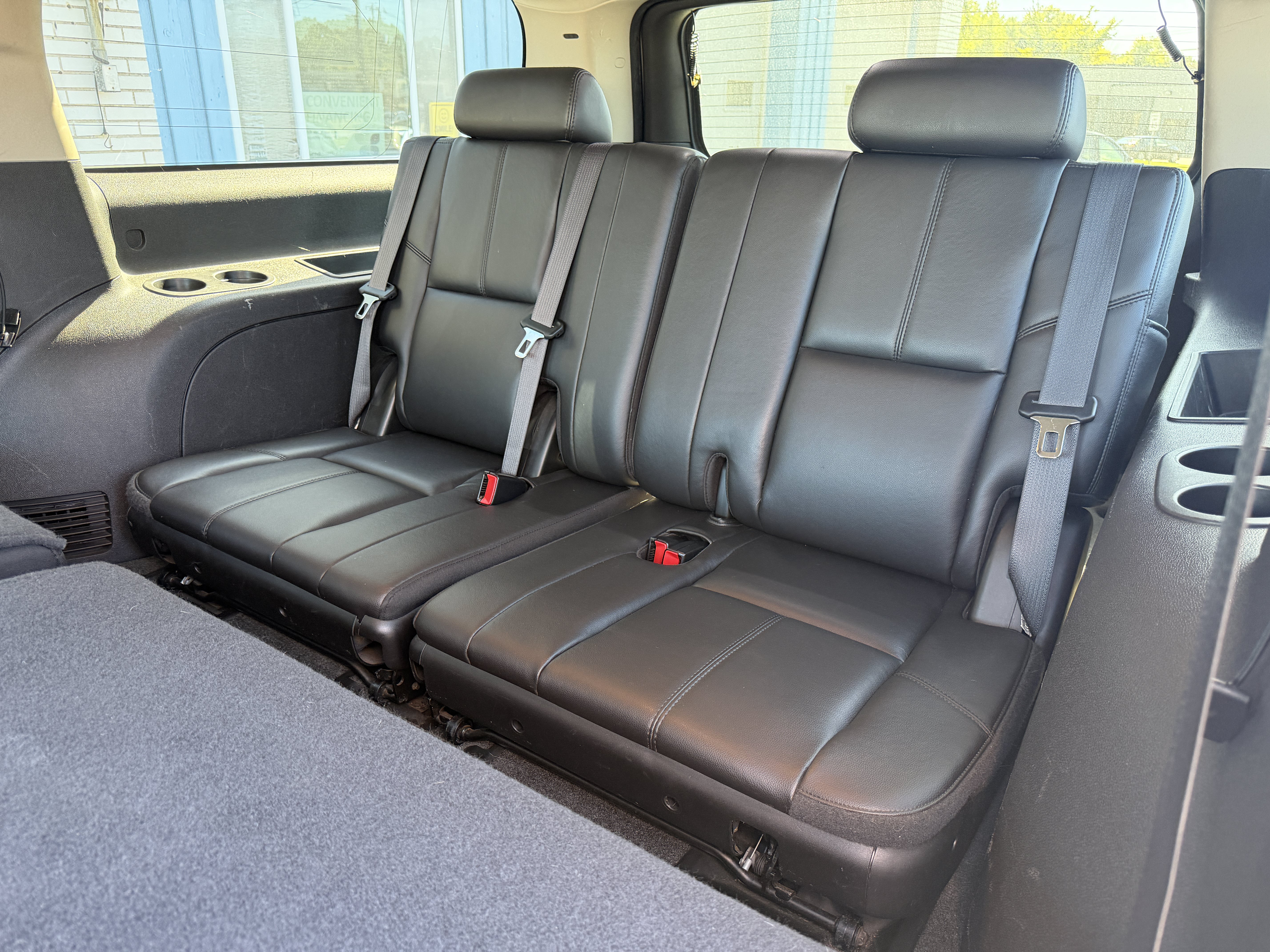 Used 2009 Chevrolet Suburban LT w/ Luxury Package AWD/4WD image 17