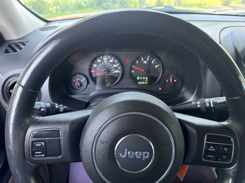 Used 2012 Jeep Patriot Latitude w/ Altitude Pkg AWD/4WD image 35