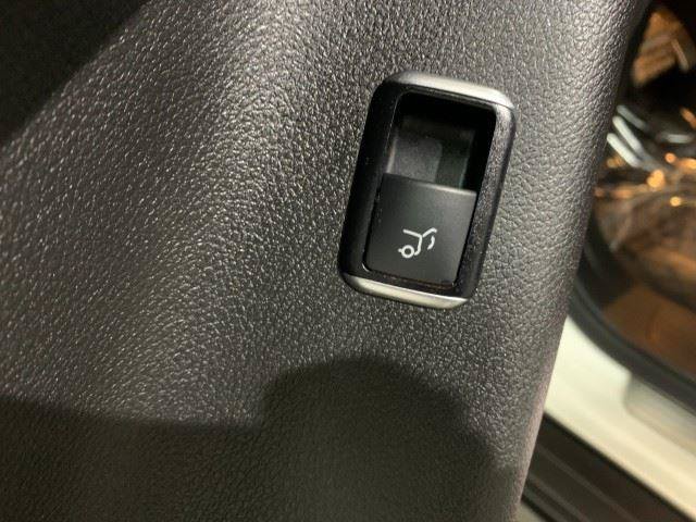 Used 2017 Mercedes-Benz GLE 63 AMG 4MATIC image 32