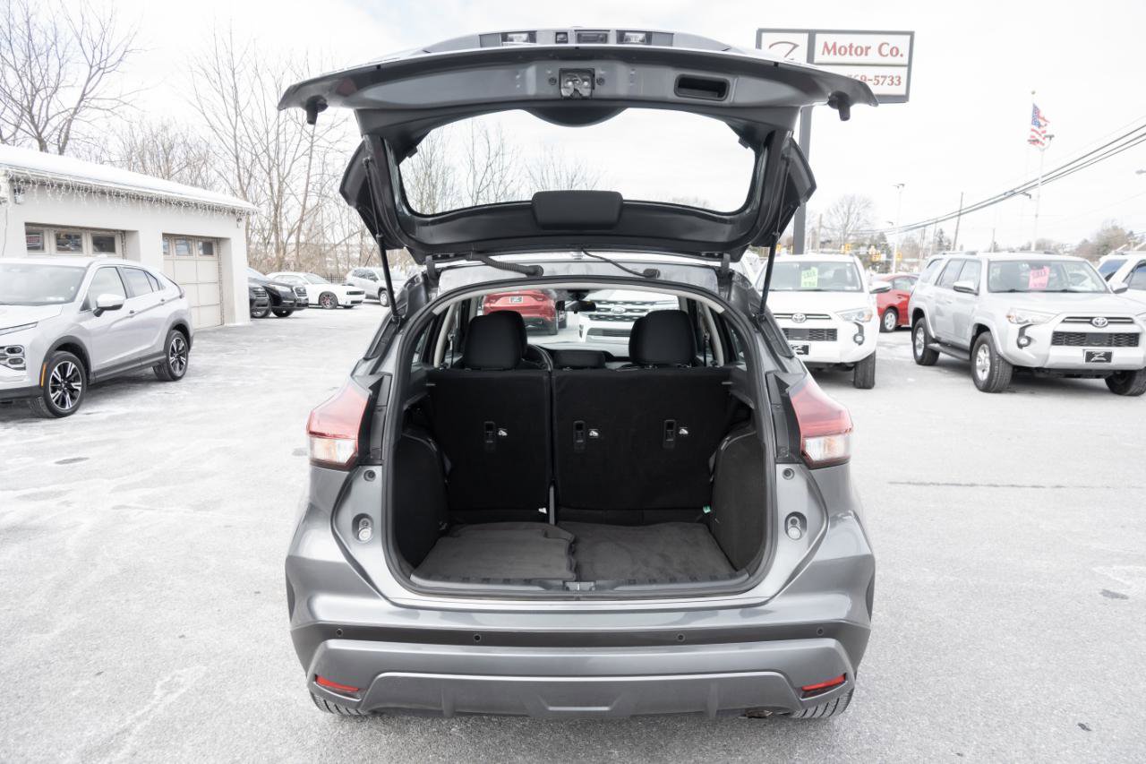 Used 2024 Nissan Kicks SV FWD image 18