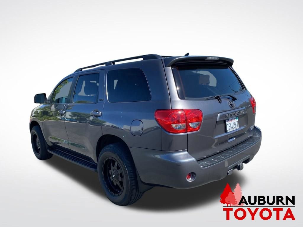 Used 2015 Toyota Sequoia SR5 RWD image 5