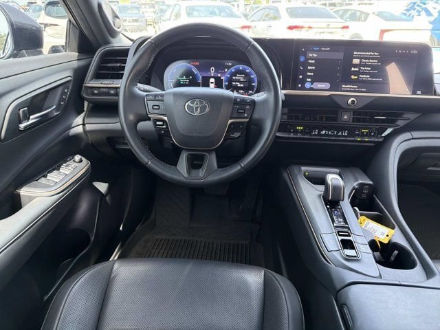 Used 2023 Toyota Crown AWD/4WD image 23