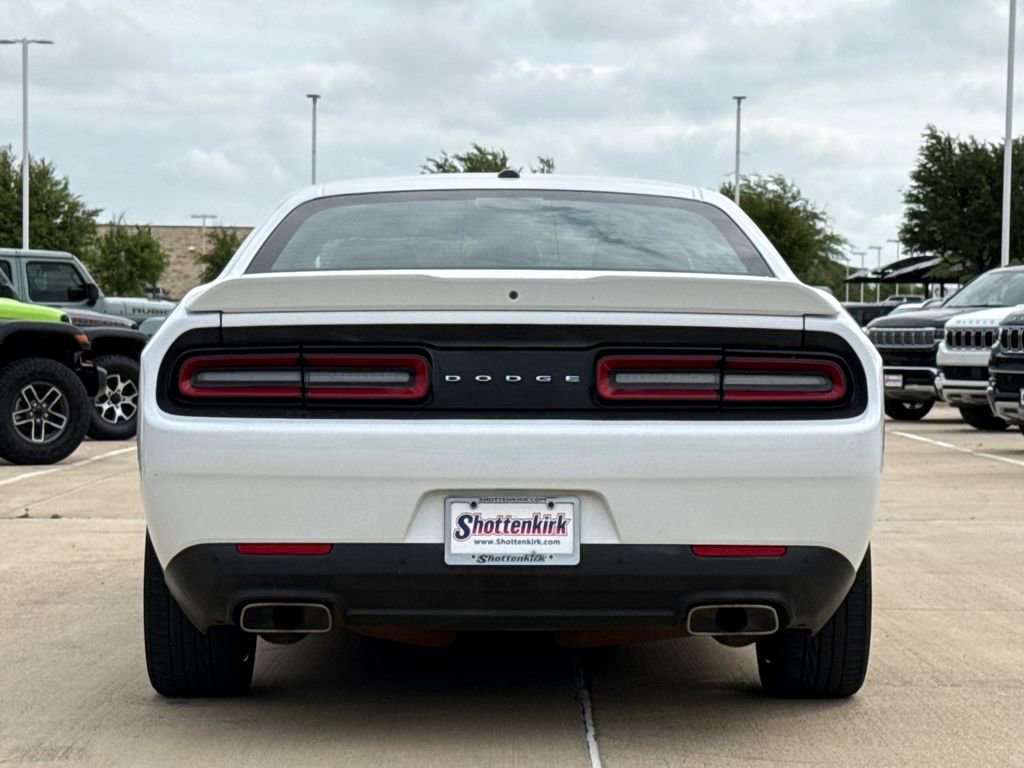 Used 2022 Dodge Challenger R/T image 6